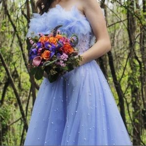 Prom dress only worn once :).